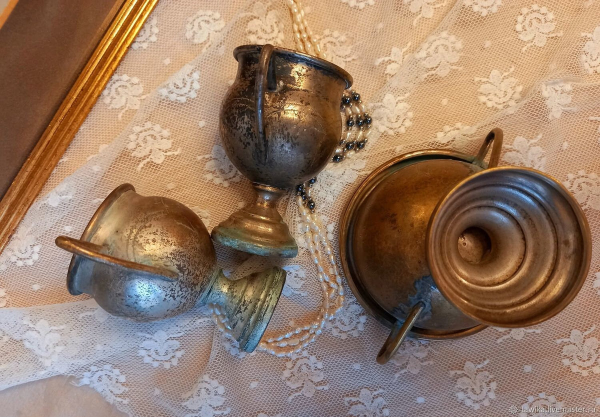Old copper vessels for decorative purposes, vintage from Germany