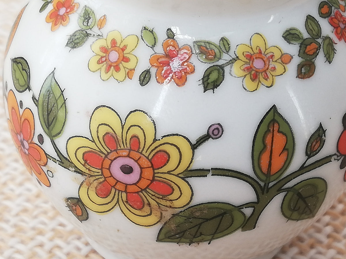 Small porcelain vase from Brazil, Porcelana Schmidt Brasil