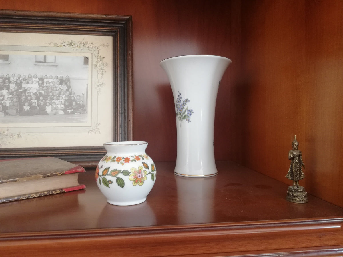 Small porcelain vase from Brazil, Porcelana Schmidt Brasil