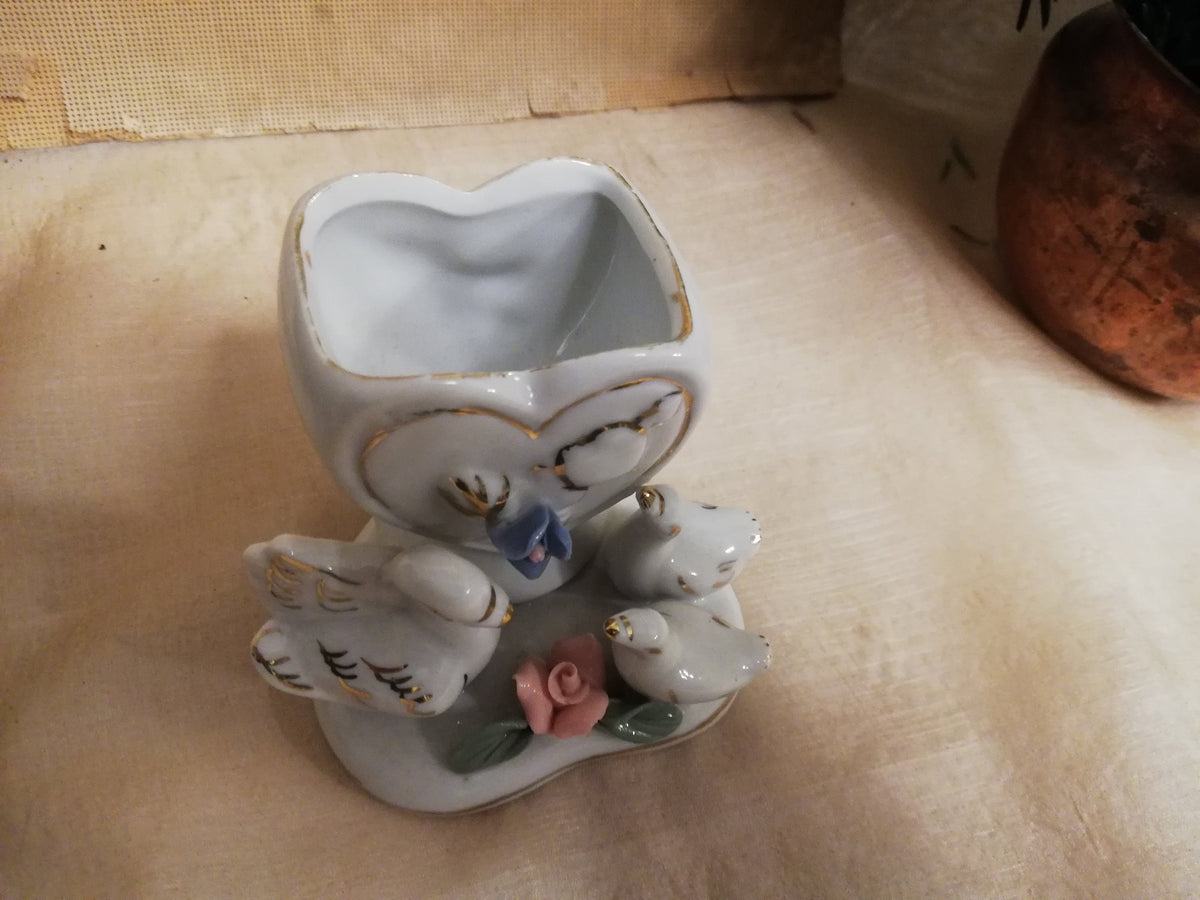 Seitenansicht der 7 cm hohen Figur