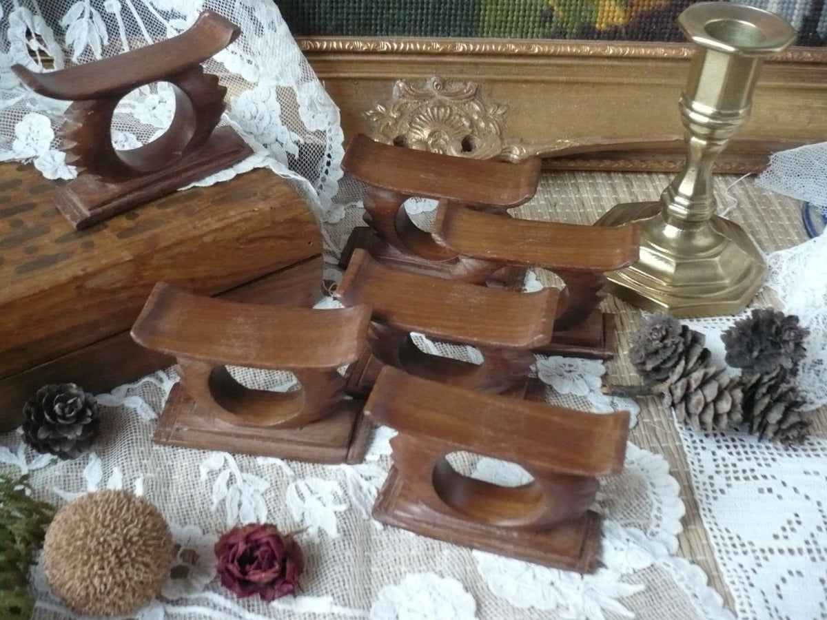 Handgefertigte orientalische Holz-Serviettenringe, Set zu 6 – Gesamtansicht, Vintage Österreich 1970er