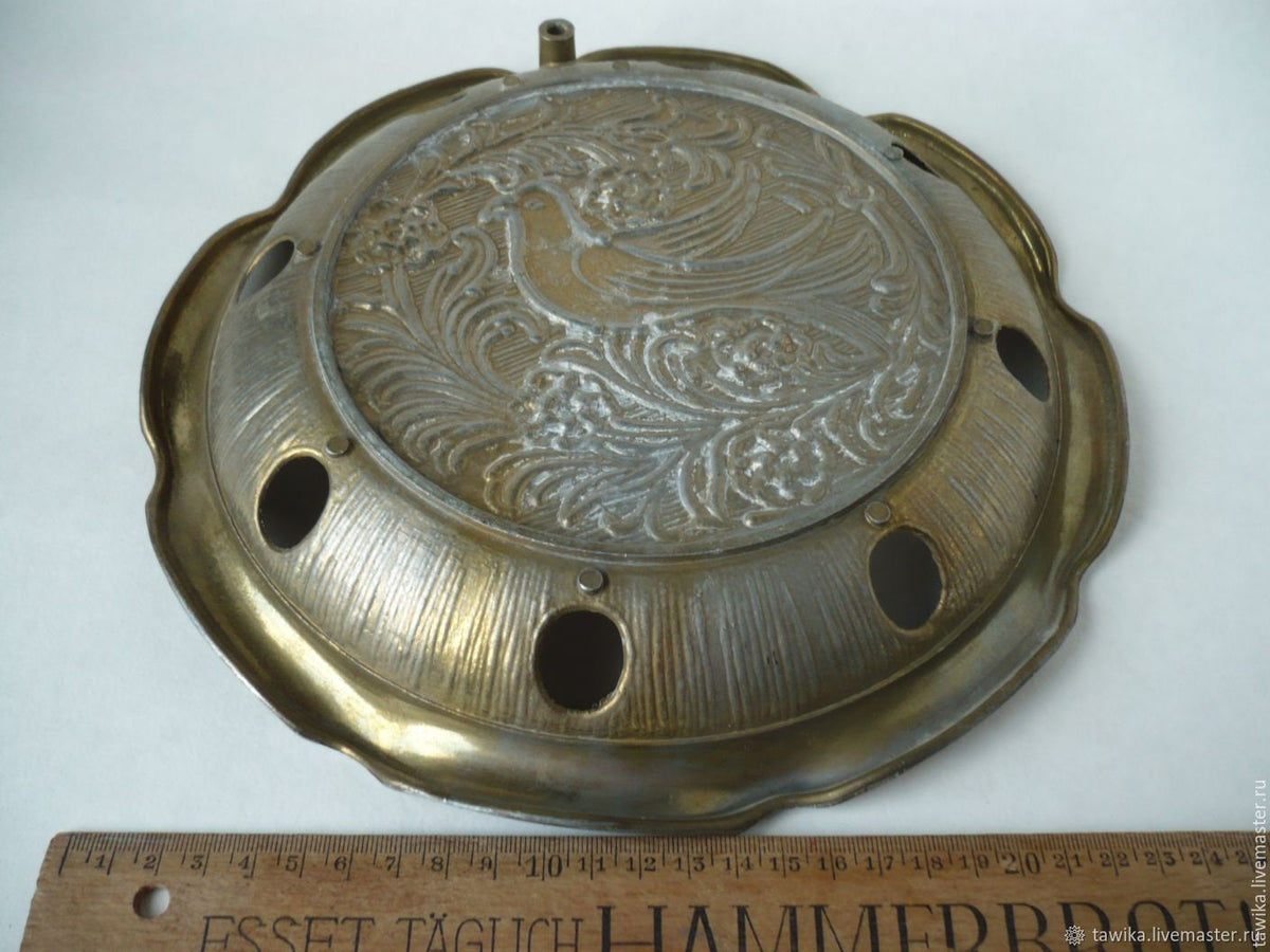 Kupferteller mit Durchmesser 25 cm schräg von der Seite