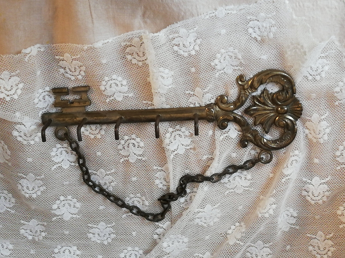 Schlüsselbart und Griff des Messingschlüssels, Detail