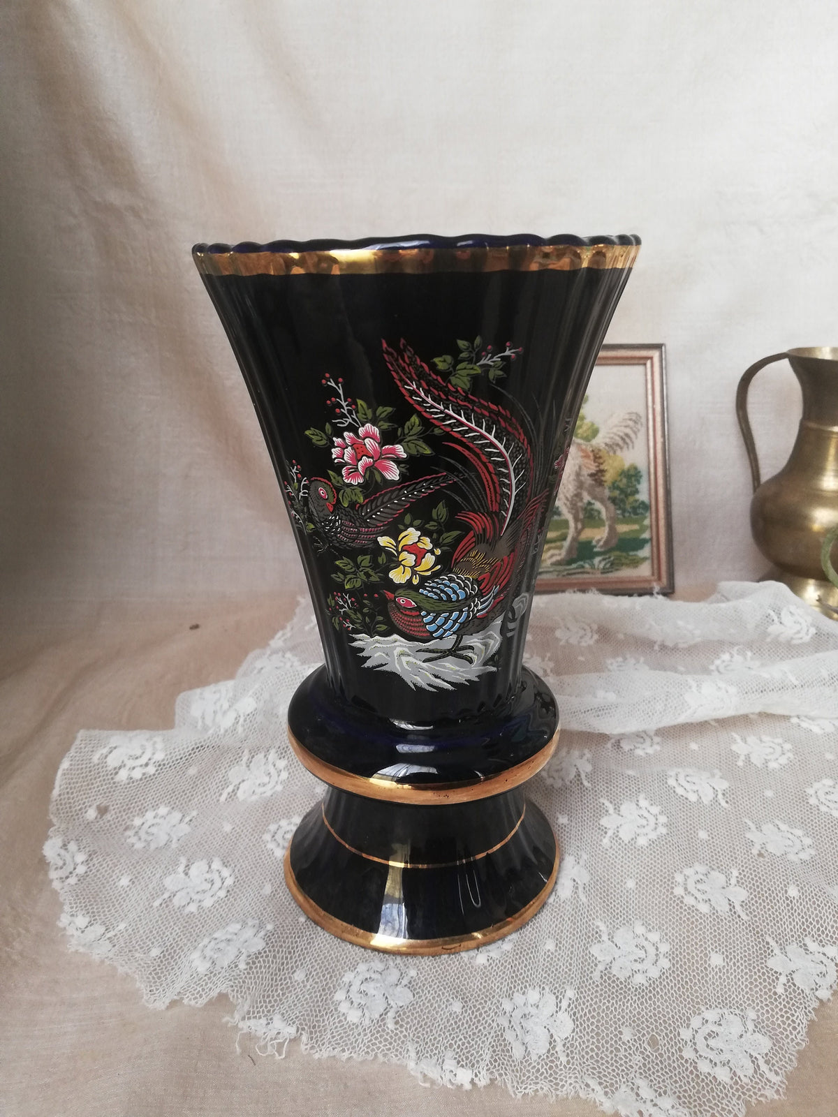 Fasanenpaar auf der Vorderseite der Vase im Detail