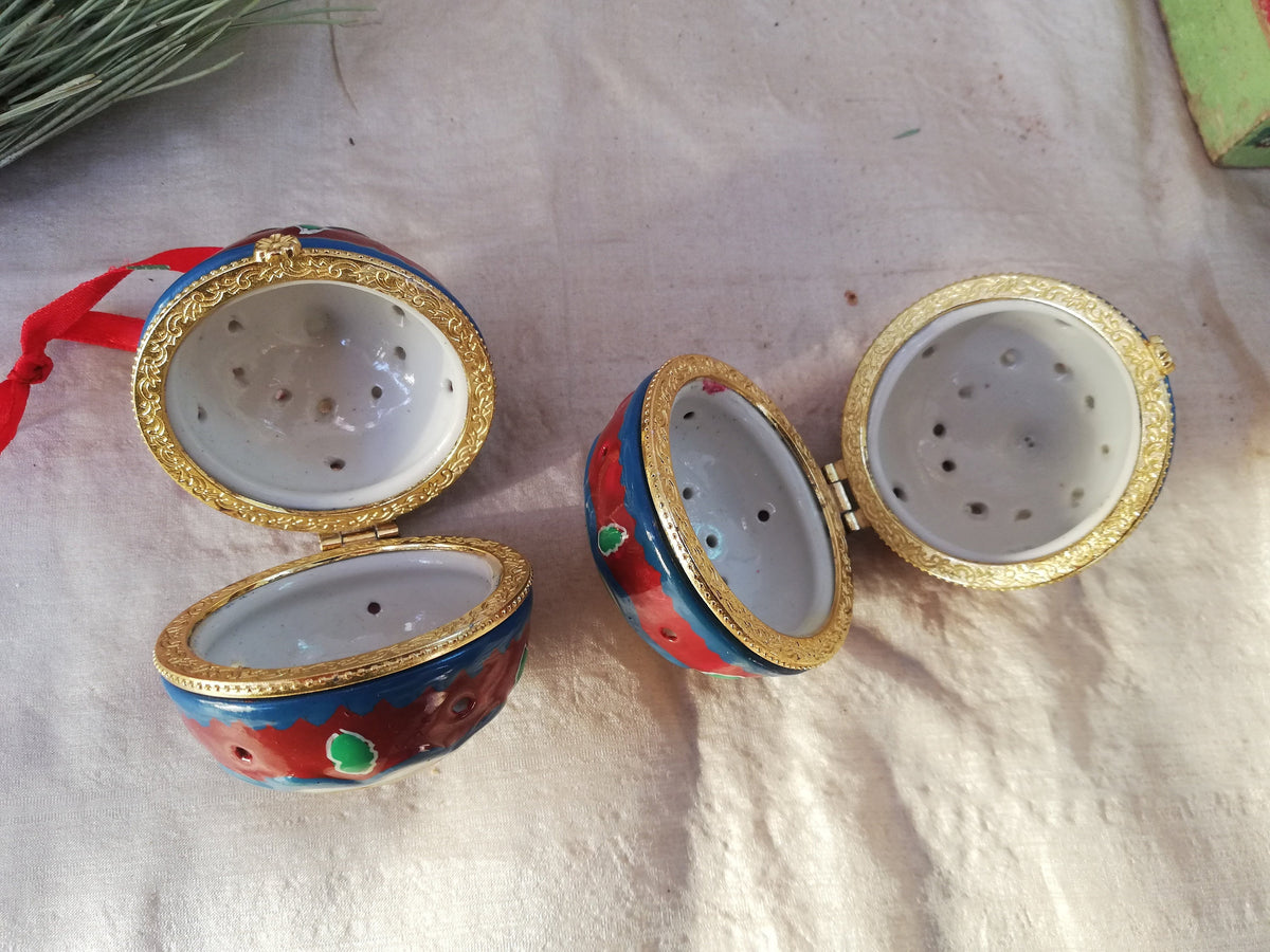 Vintage aroma balls for Christmas or Easter .