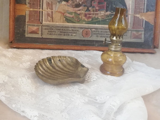 Vintage Muschel aus massivem Messing mit Patina, 1950er Österreich