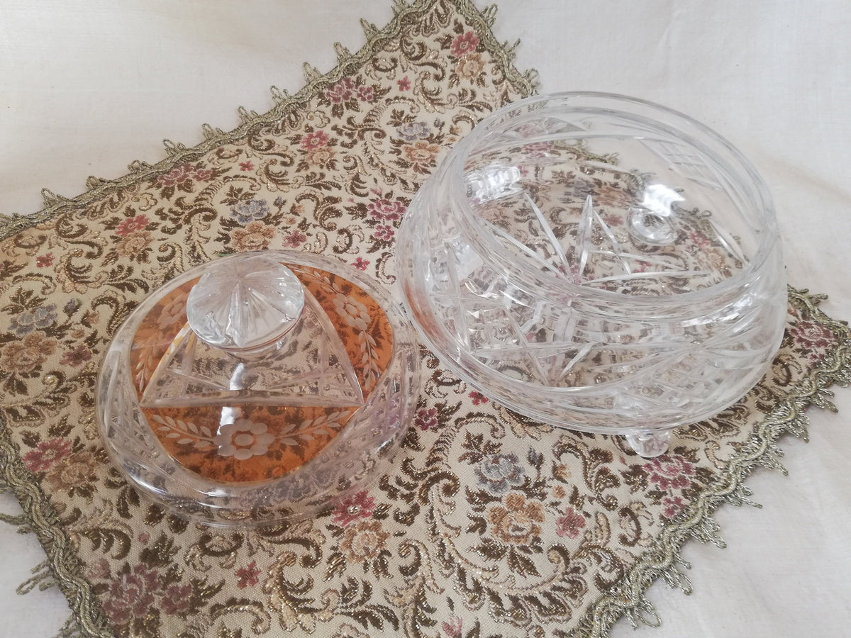 Glass jar with lid for confectionery or biscuits. Vintage from Austria