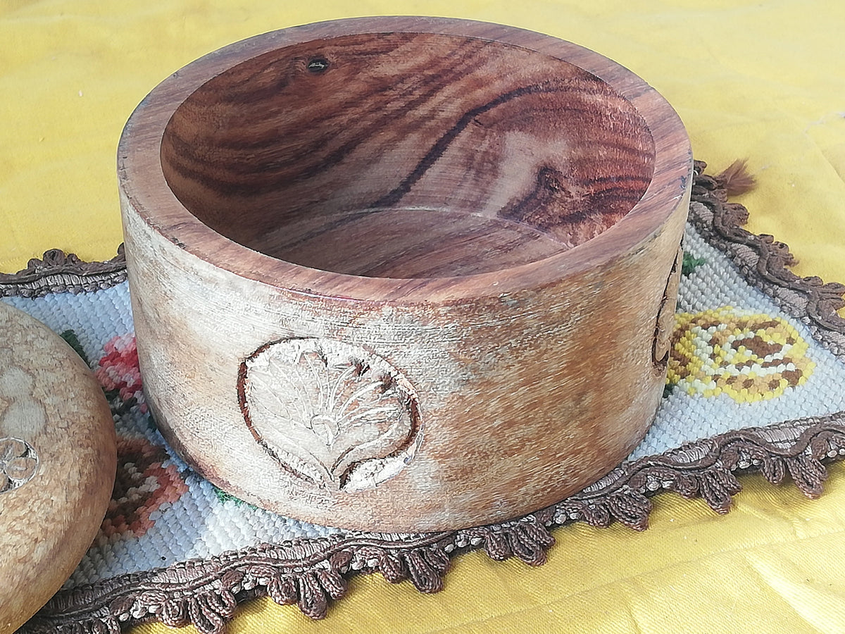 Boden der Massivholzdose
