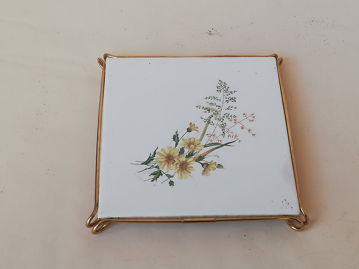Keramik-Untersetzer Boizenburg mit Blumen im Aluminiumrahmen, Gesamtansicht