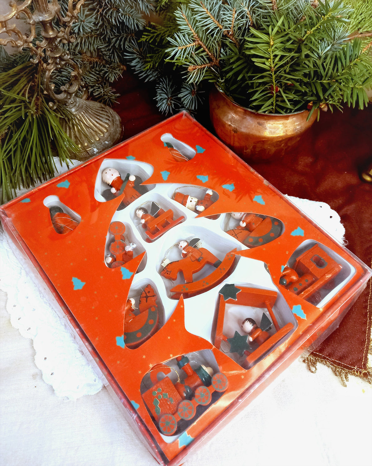 Handbemalter Holz-Christbaumschmuck in Originalpackung, Gesamtansicht