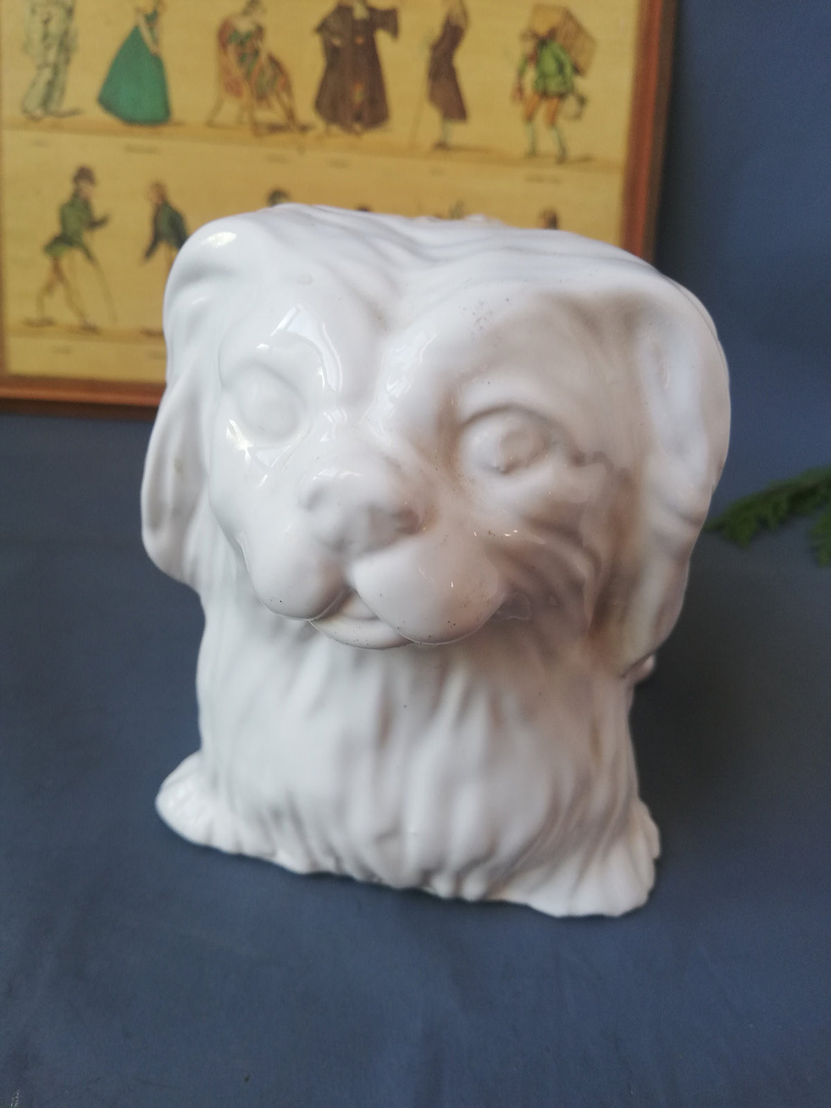 Seitenansicht des Pekinesen, Länge 19 cm
