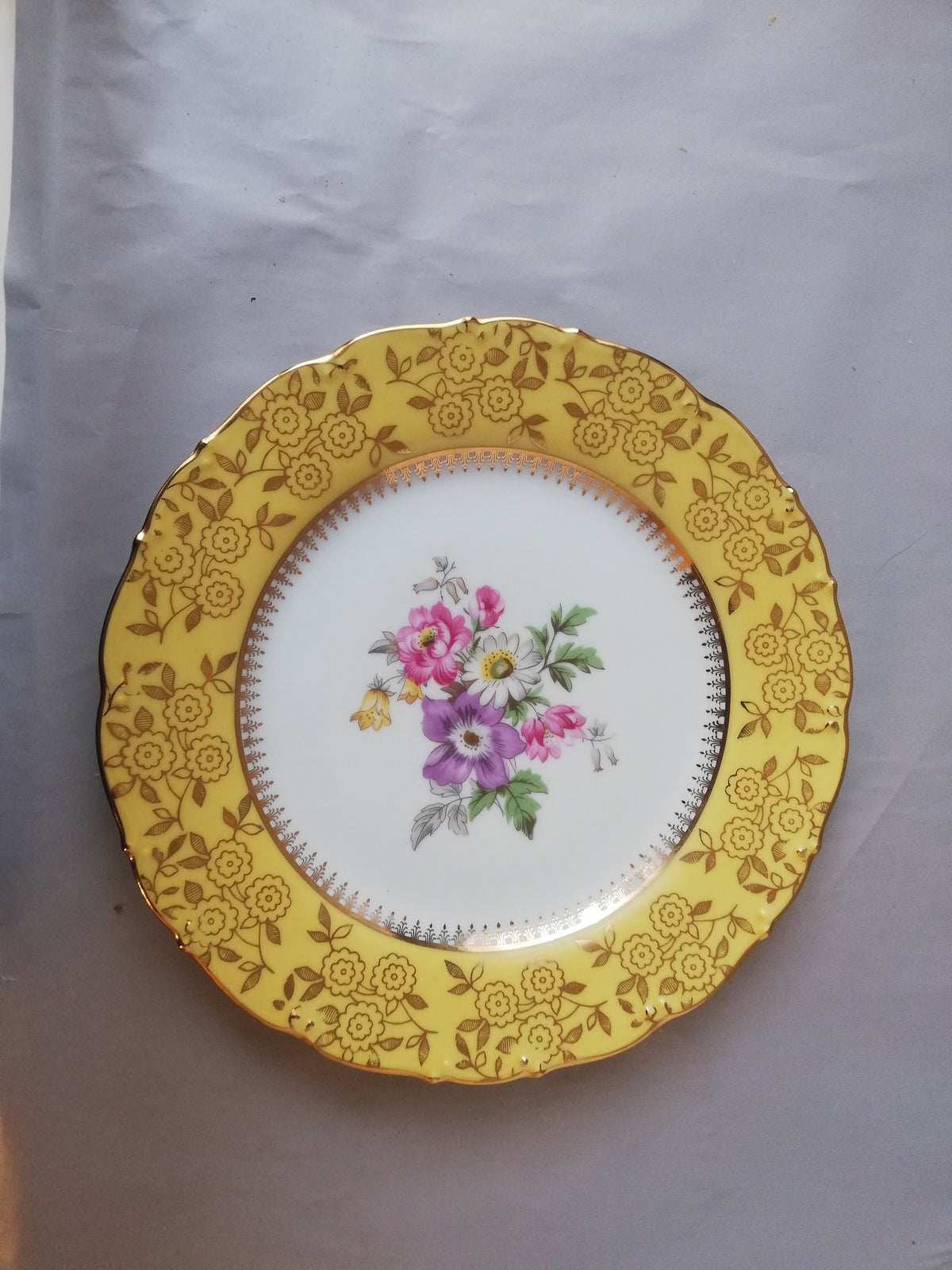 MZ Altrohlau Porzellanteller mit Blumenmalerei, Tschechoslowakei 1960er, Gesamtansicht