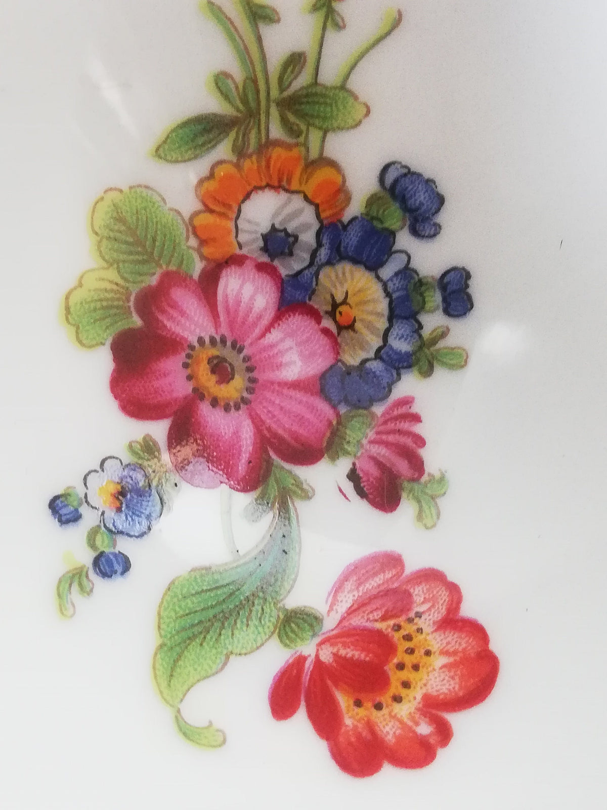 Untertasse mit 15 cm Durchmesser im Detail