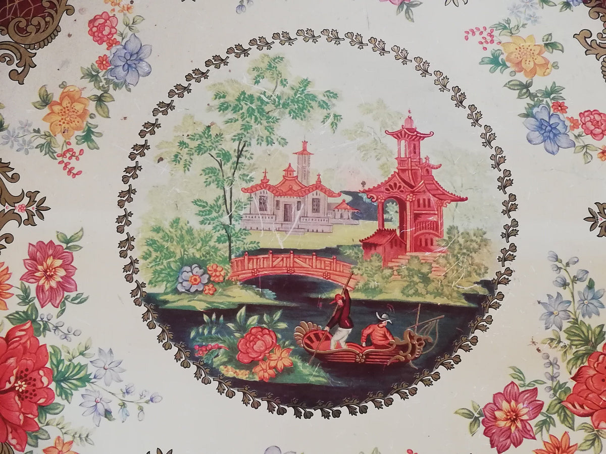 Pagoden im Mittelmotiv