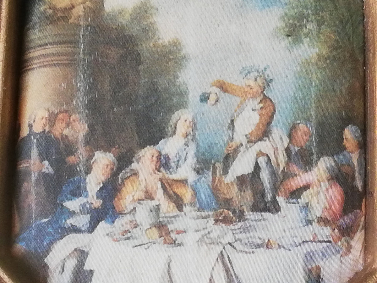Leicht abgeriebene Goldfarbe