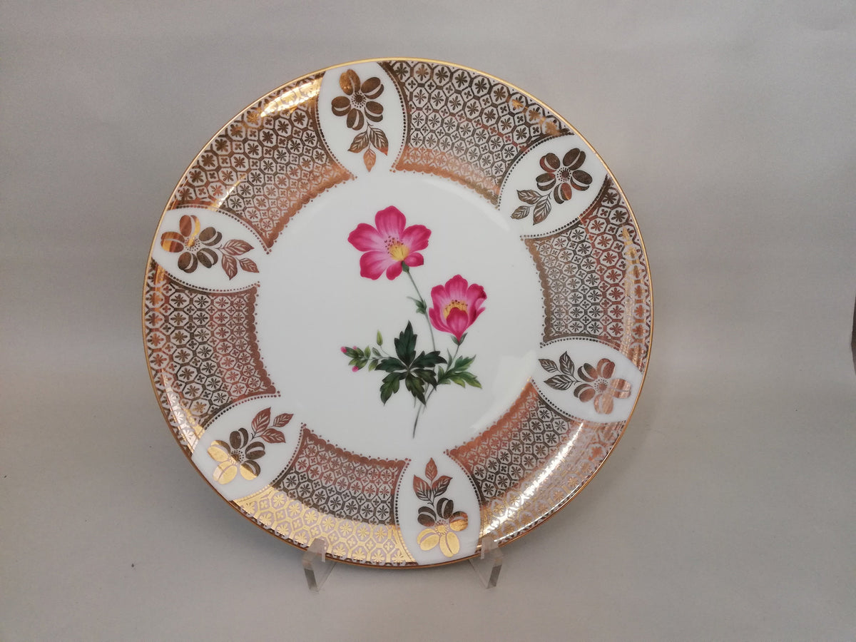 Winterling Porzellan-Zierteller mit roten Rosen und Goldstreifen, Gesamtansicht