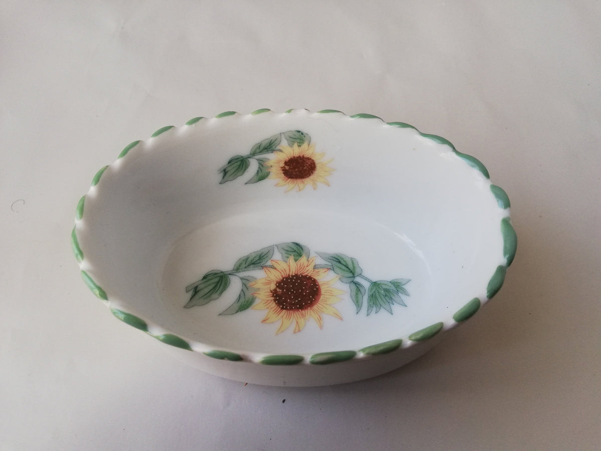 Hand-painted porcelain serving bowls, porcelain bowls for home decoration, floral decor for serving bowls