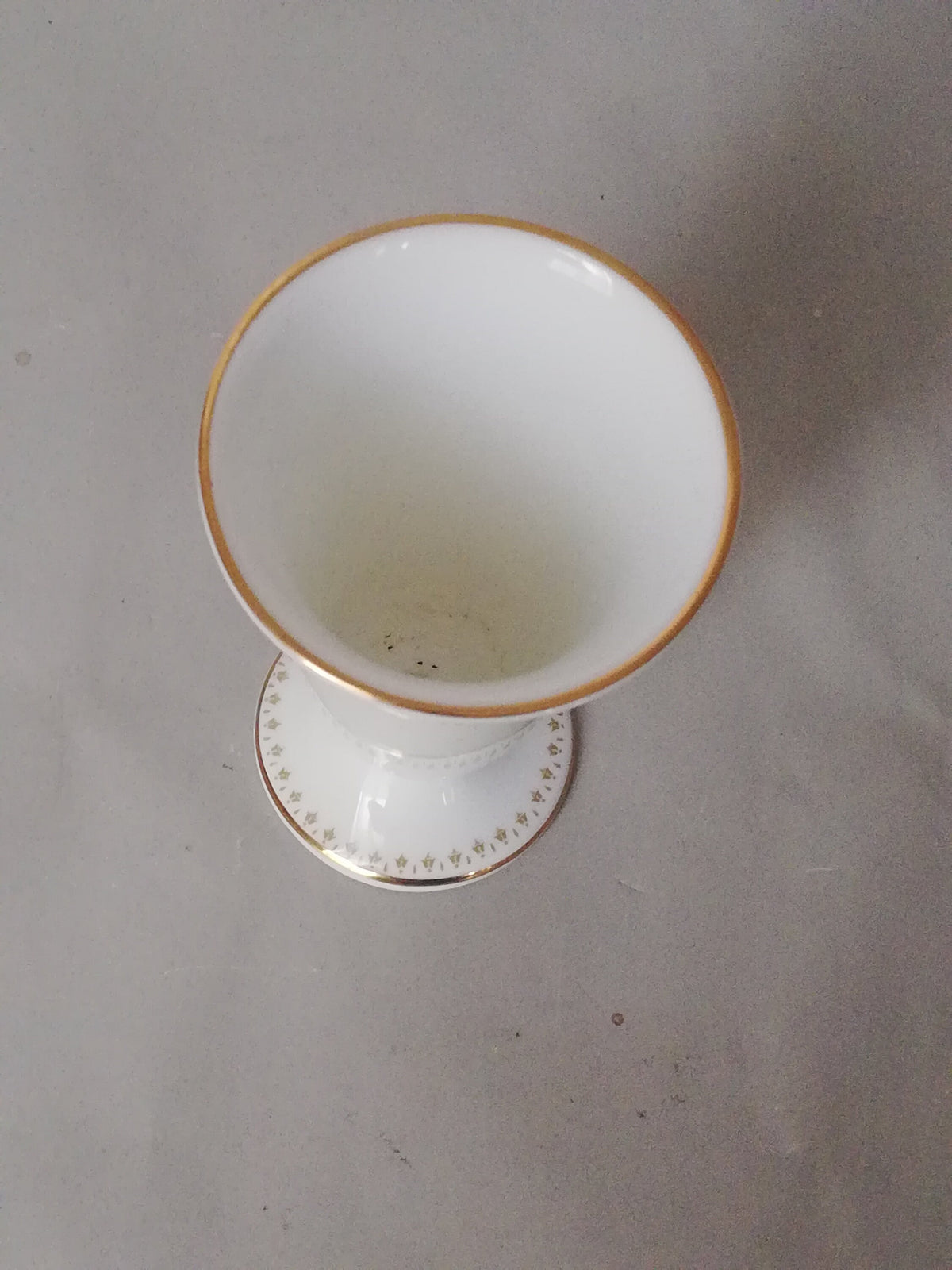 Elegant Wedgwood Bone China Porcelain Vase - Limited Edition, Floral Decor Underglaze Painting