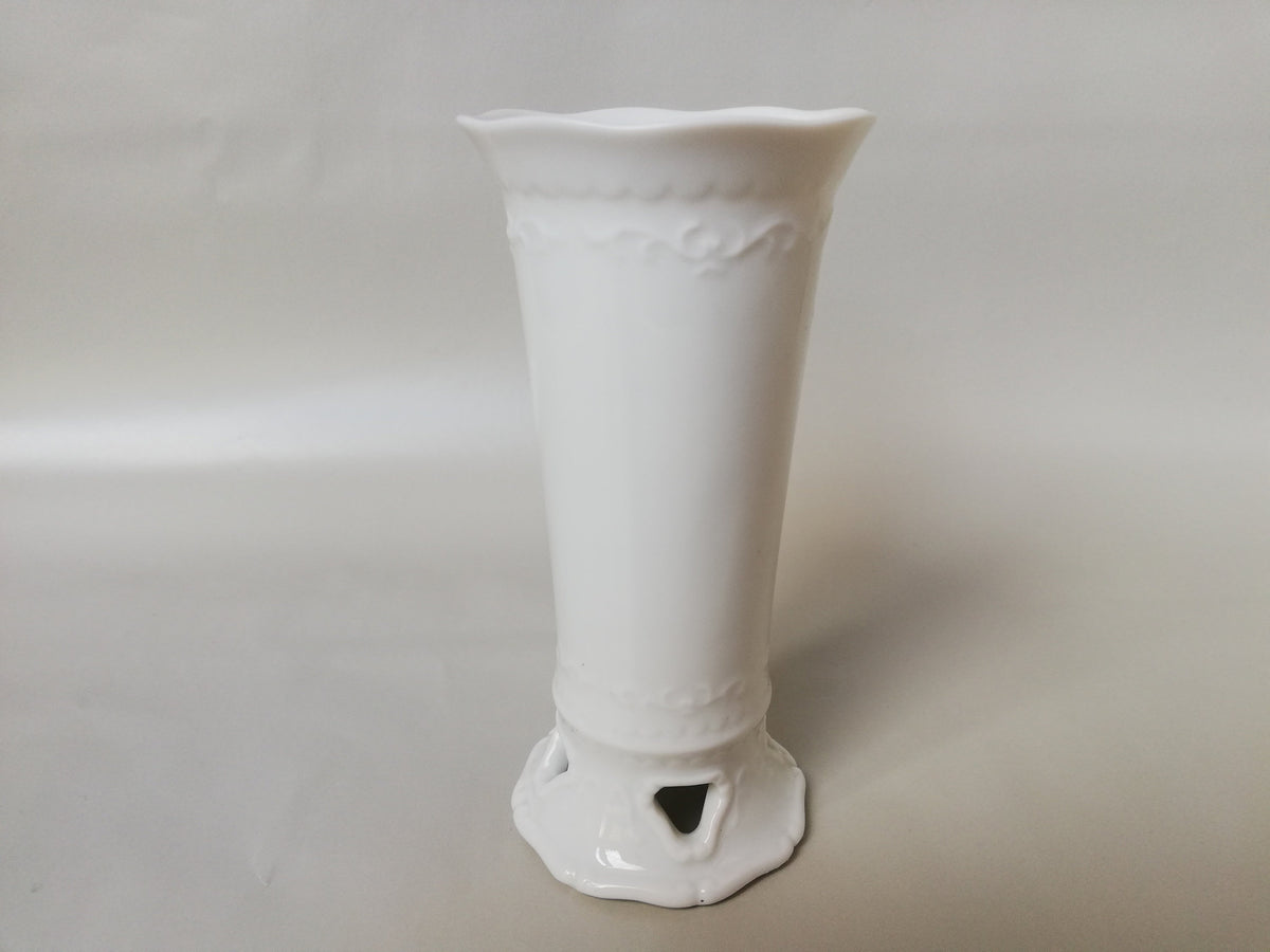 Fine porcelain vase with relief pattern and hole design - white - decorative highlight
