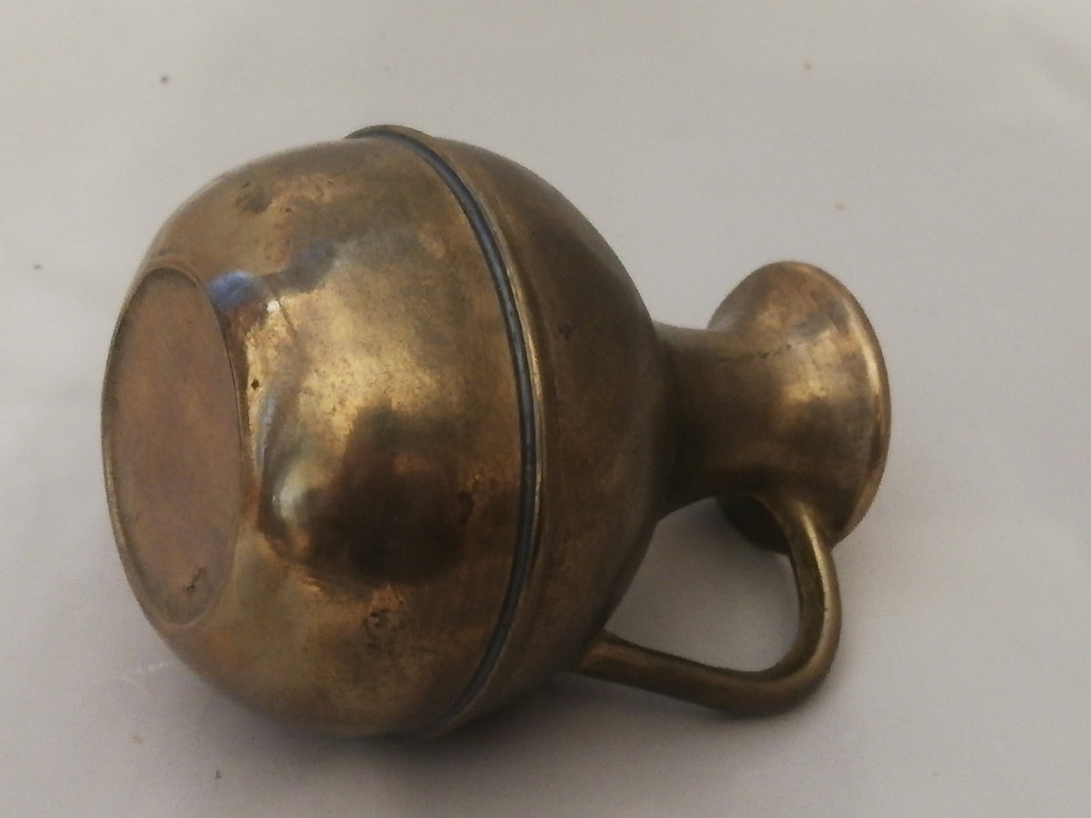 Boden der Messingvase