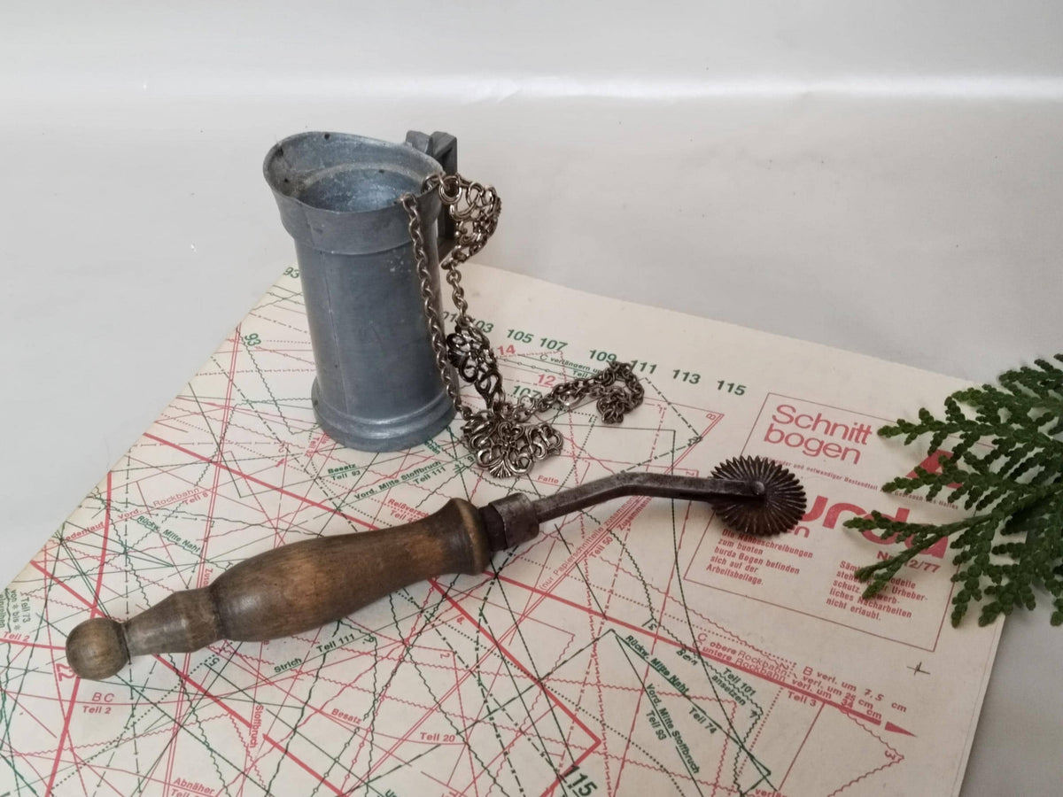 Antique copy wheel approx. 110 years old – Perfect for collectors and tailors – Nostalgic gift