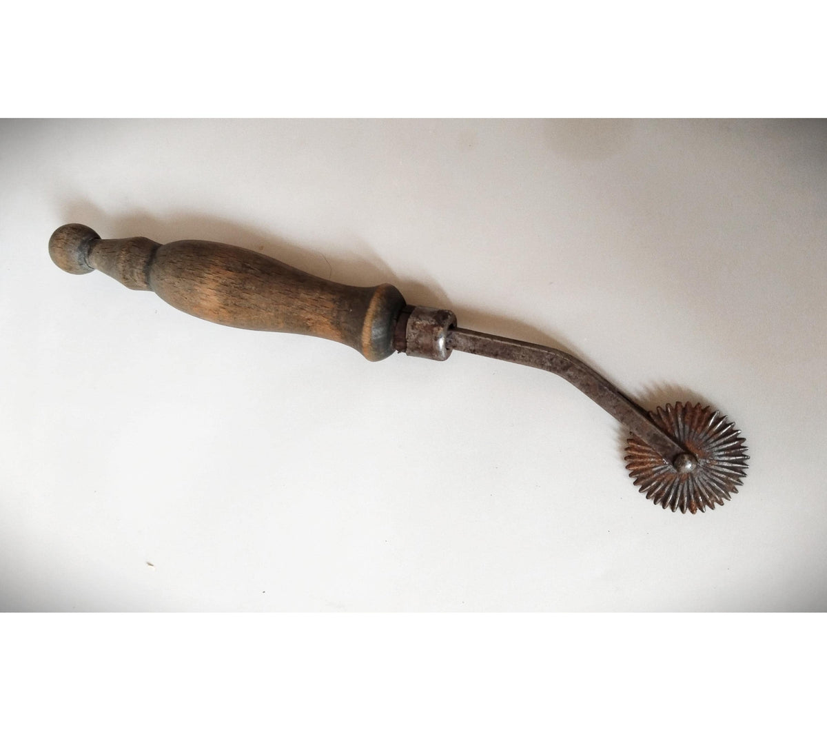 Antique copy wheel approx. 110 years old – Perfect for collectors and tailors – Nostalgic gift