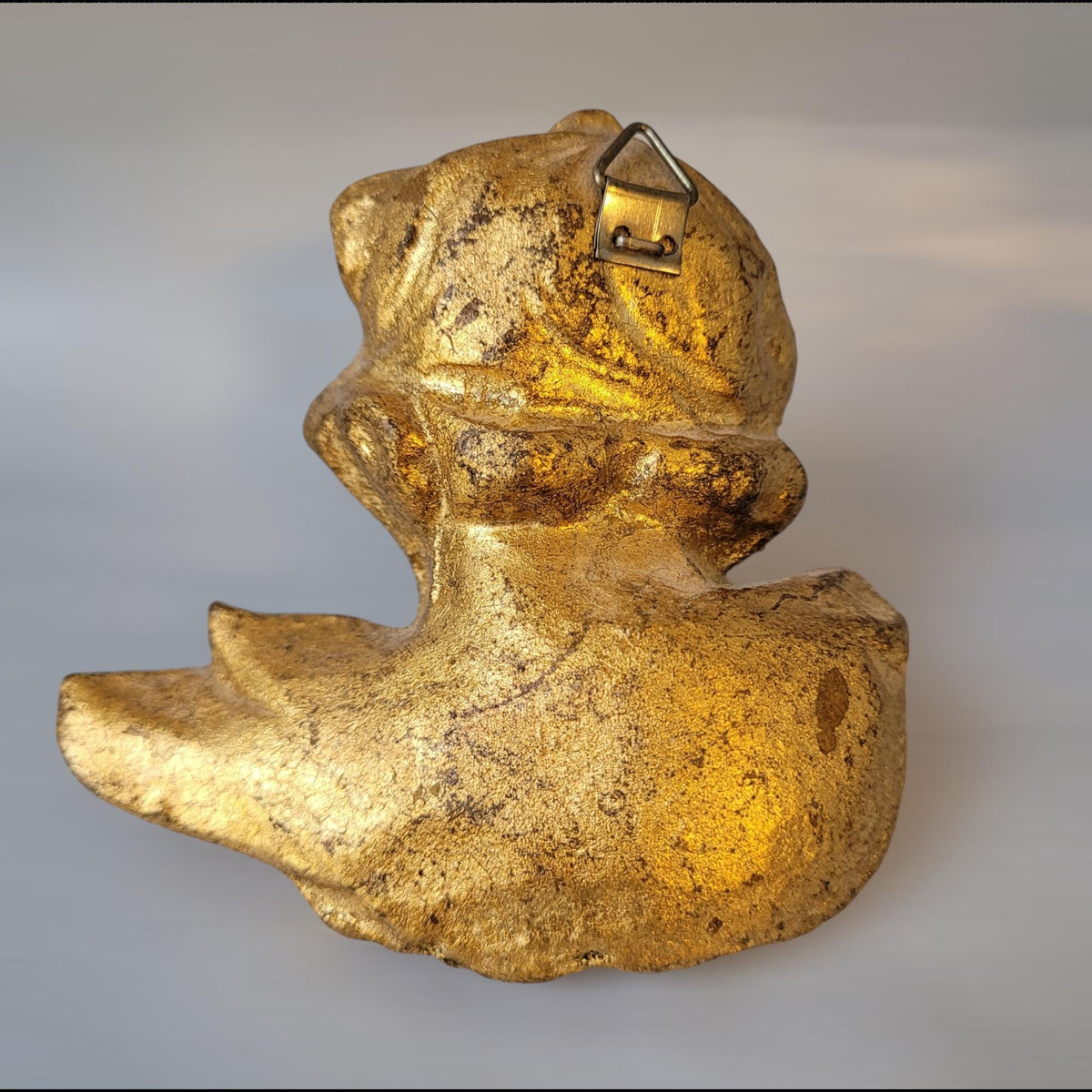 Goldene Flügel des Engelskopfs