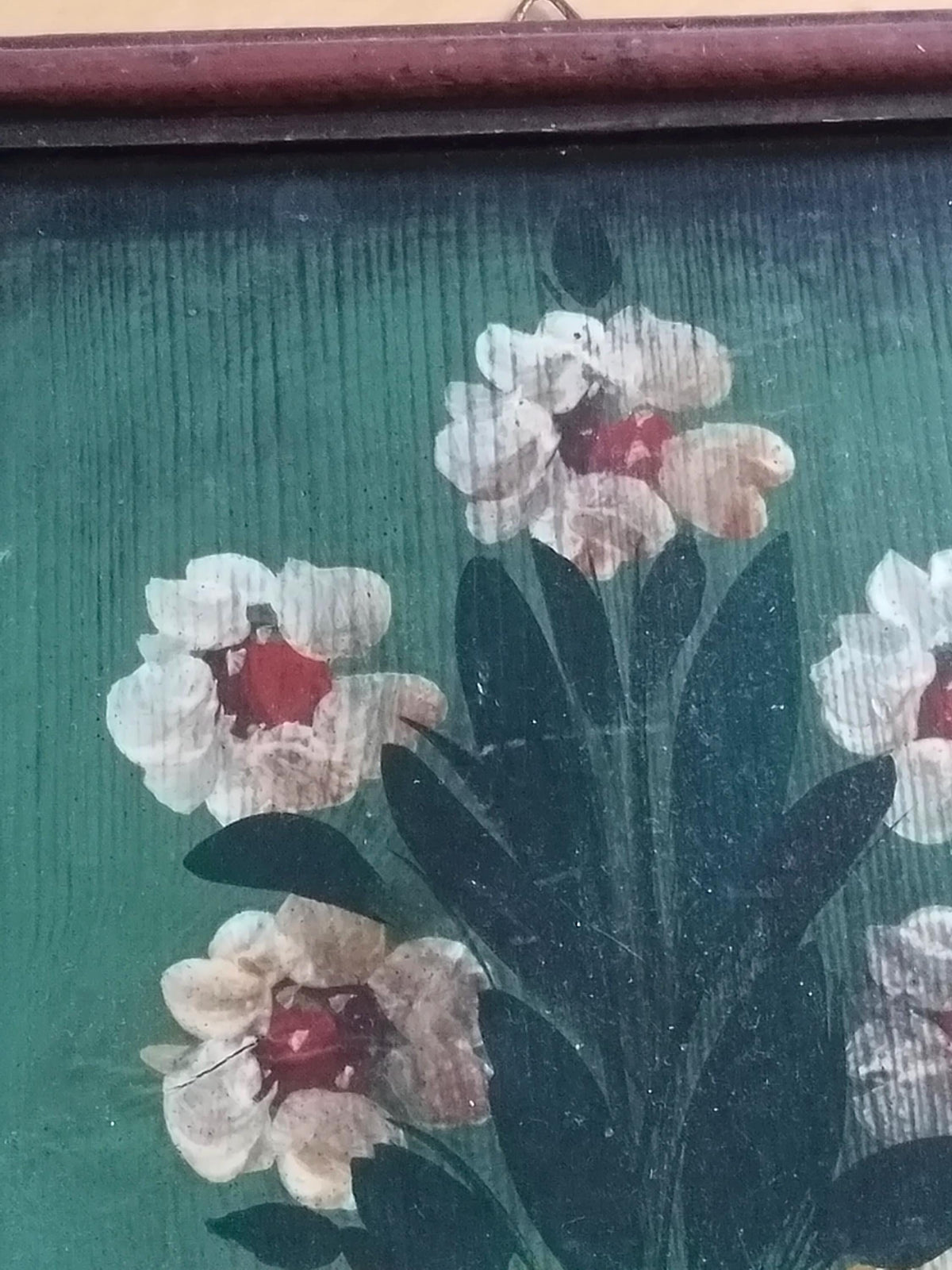 Dekoratives Gefäß mit Blumen