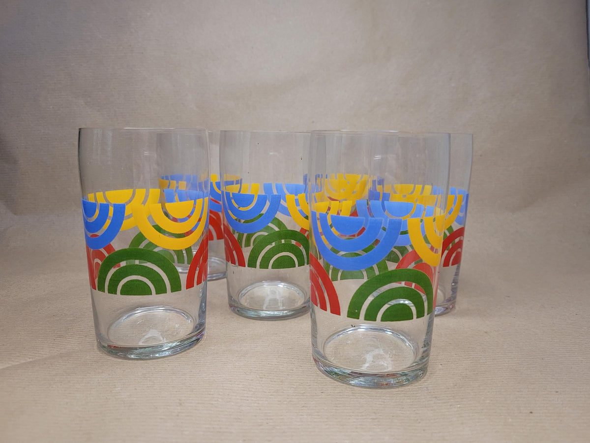 Glas mit Limonade gefüllt