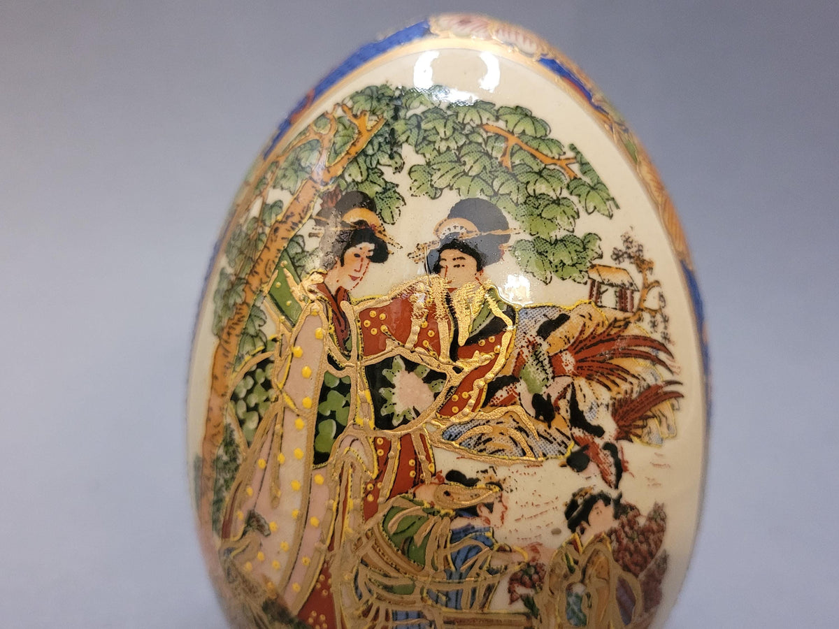 Detail der Geishas in traditionellen Kimonos