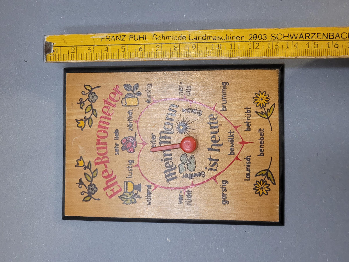 Zeiger auf der Stimmungsskala des Ehebarometers