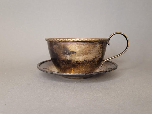 Antike versilberte Teetasse mit Untertasse, Gesamtansicht