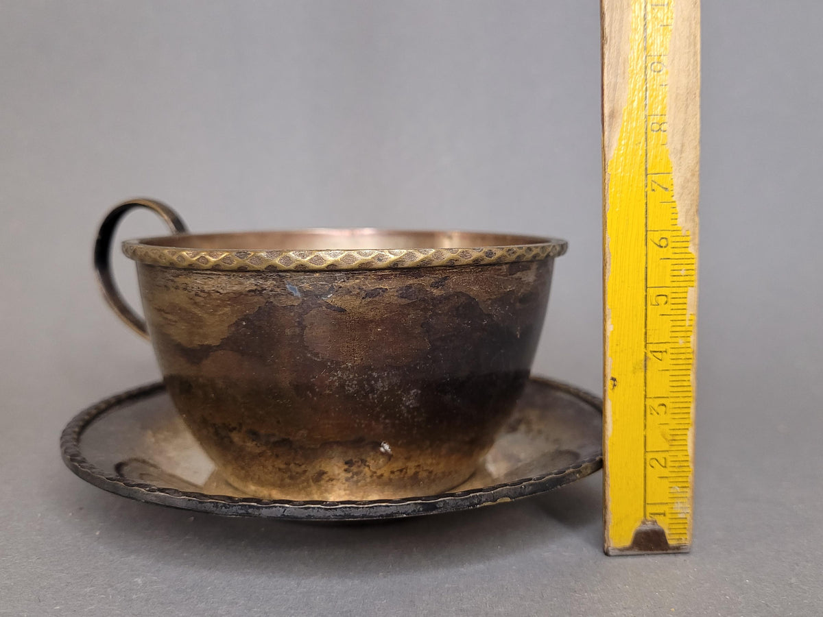 Innenansicht der Teetasse mit Gebrauchsspuren