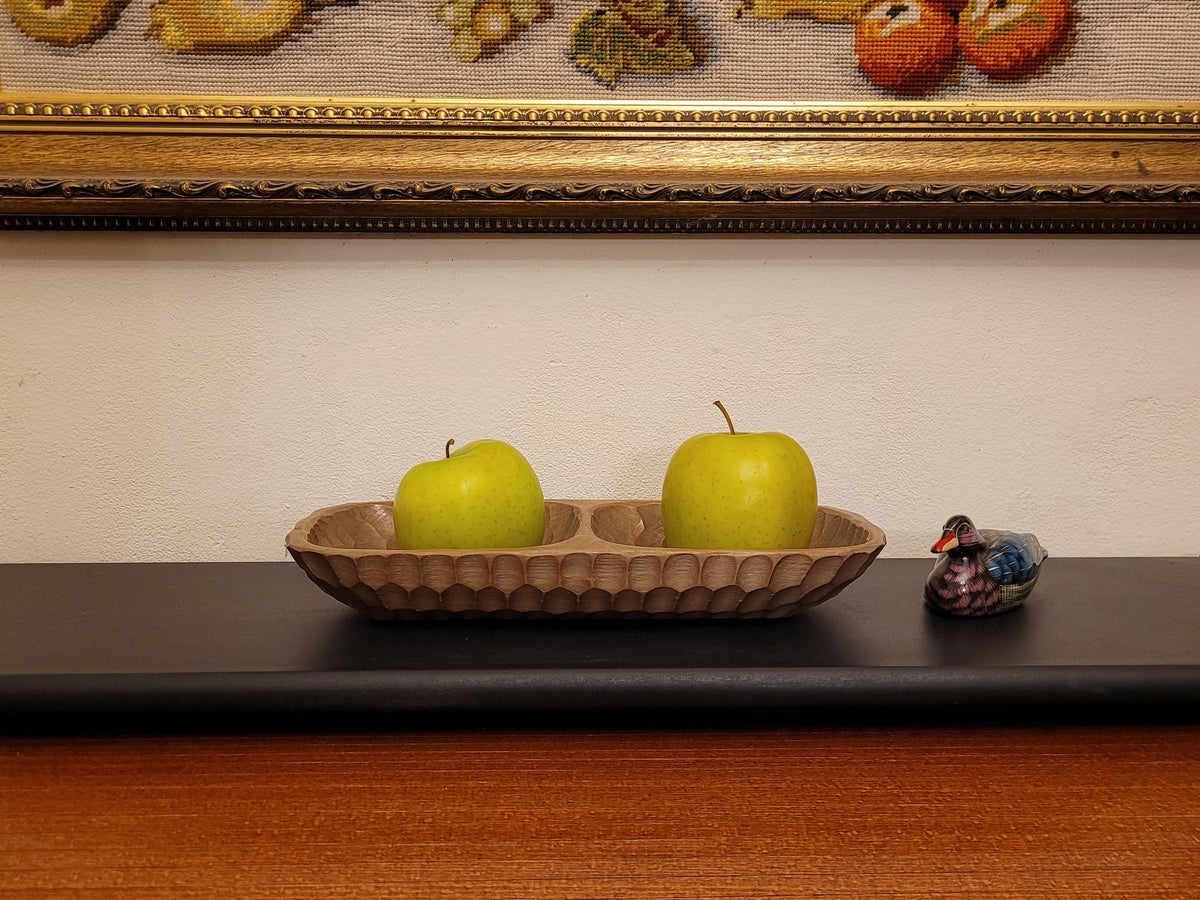 Handgeschnitzte Vintage Holzschale mit zwei Fächern, 30 × 14 cm