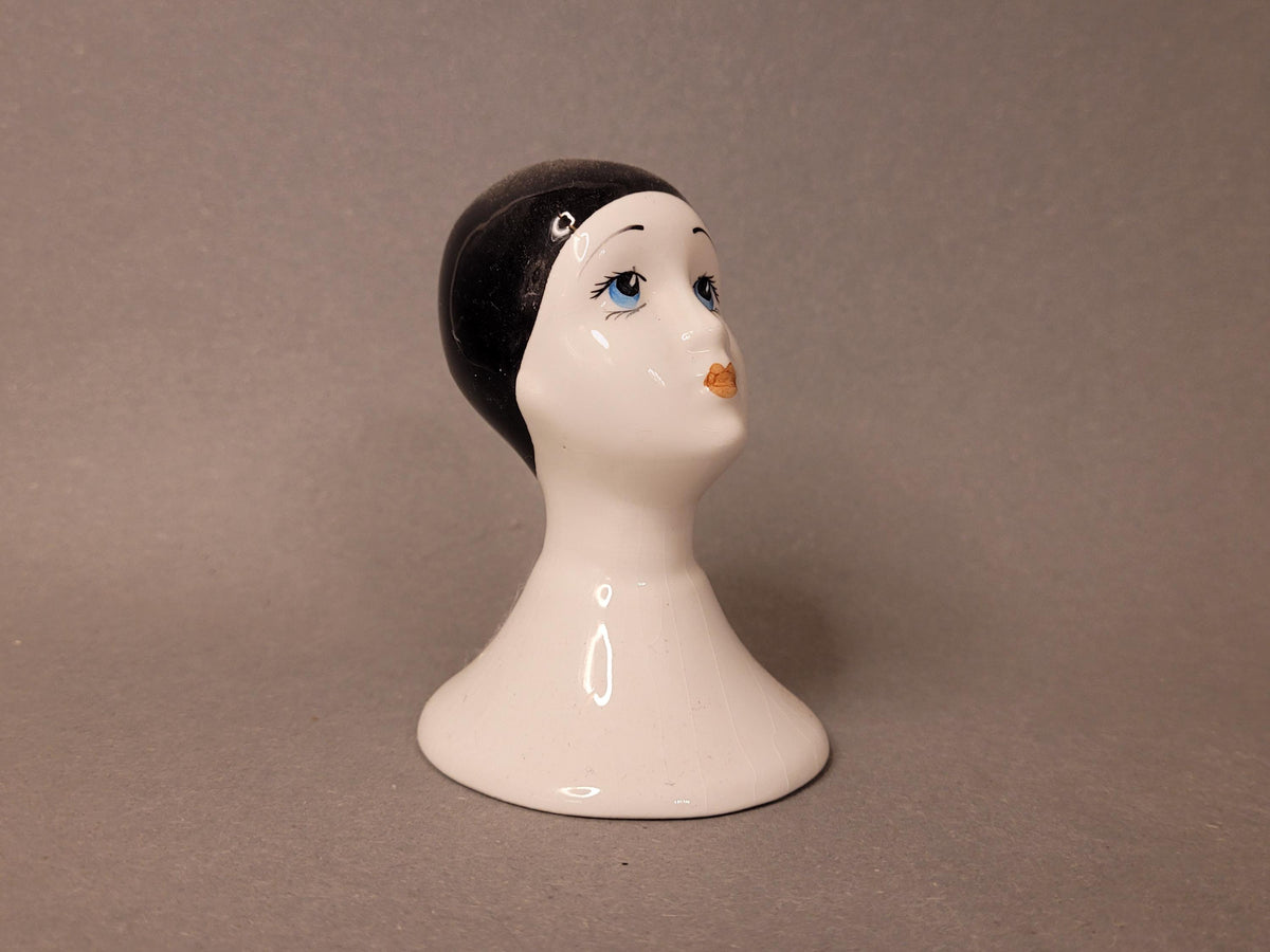 Sanfter, melancholischer Gesichtsausdruck im Detail