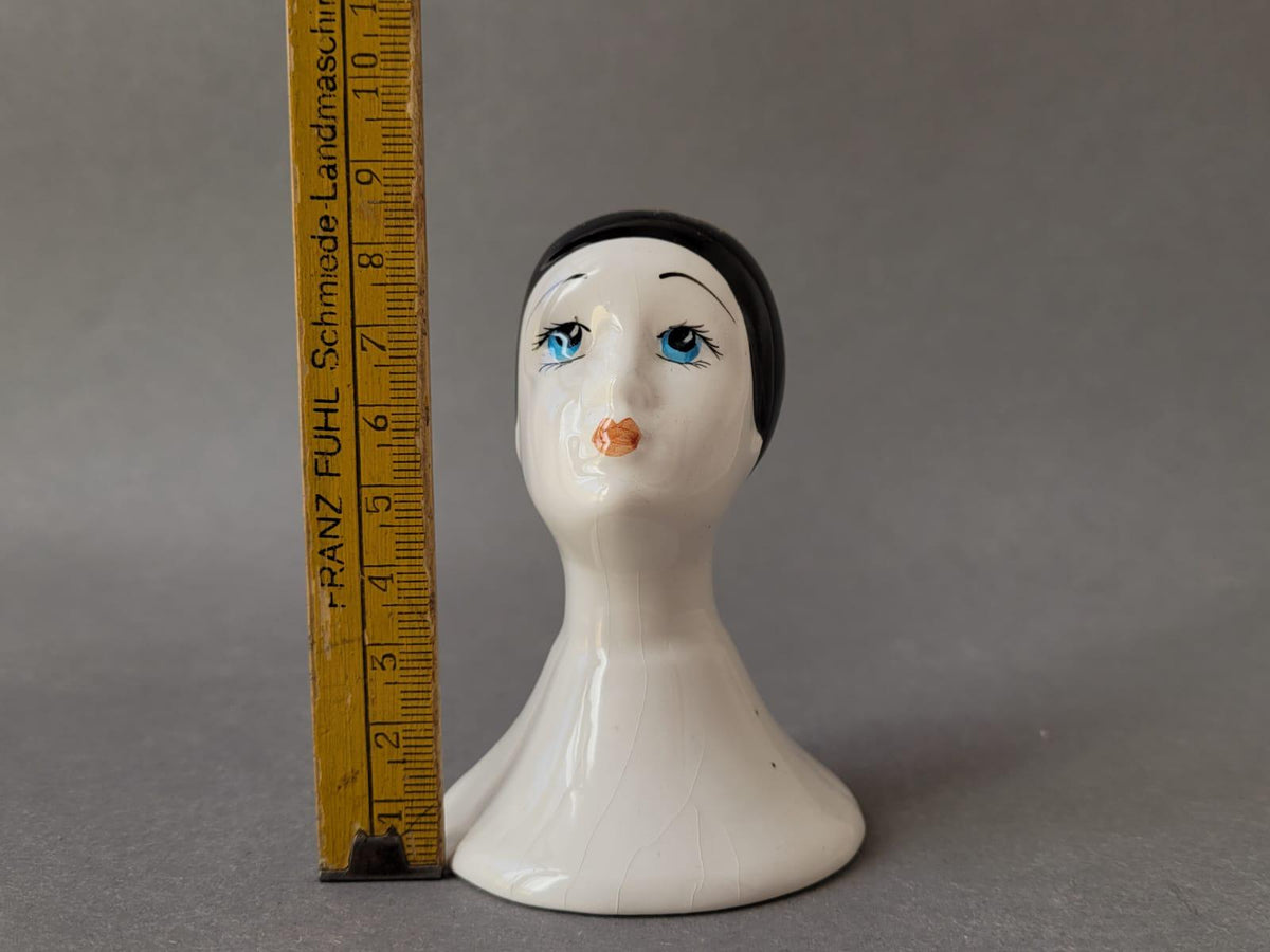 Unterseite des Pierrot-Kopfes
