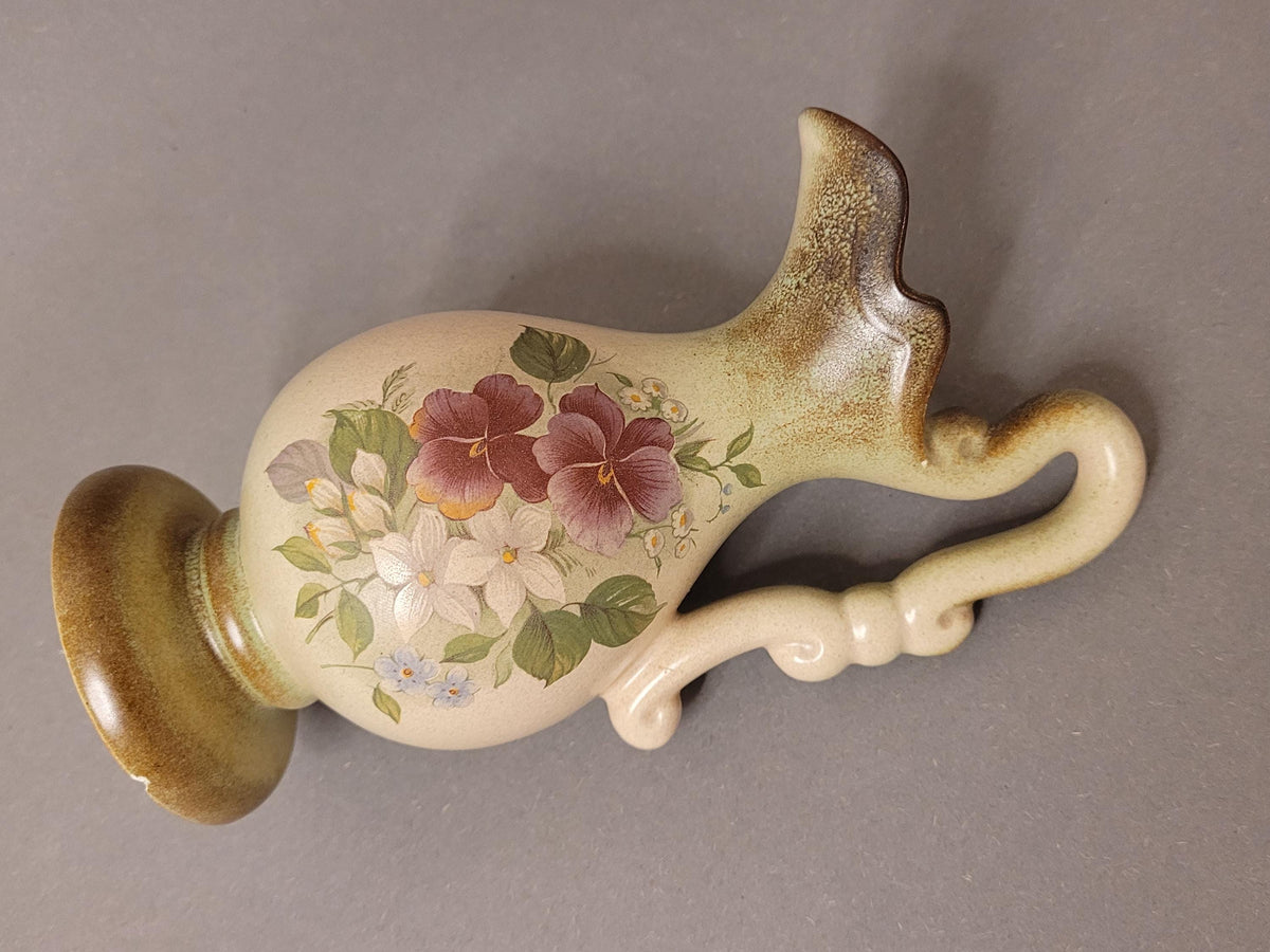 Kleiner Chip am Boden der Vase im Detail