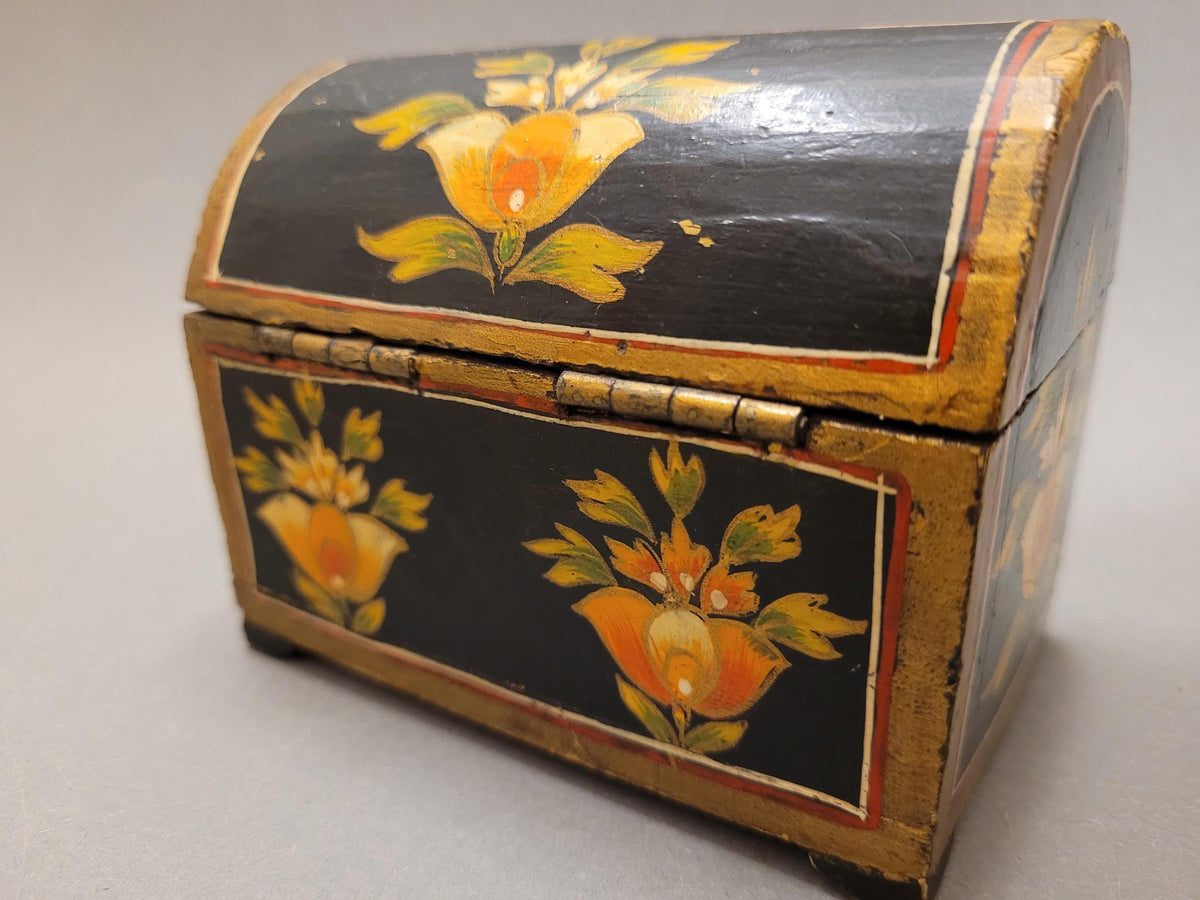Seitenwand mit Blumenmotiv