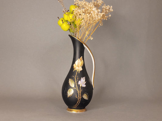 Porzellan-Henkelvase Royal Porcelain Bavaria KM mit Rosen im schwarzen Feld, Gesamtansicht