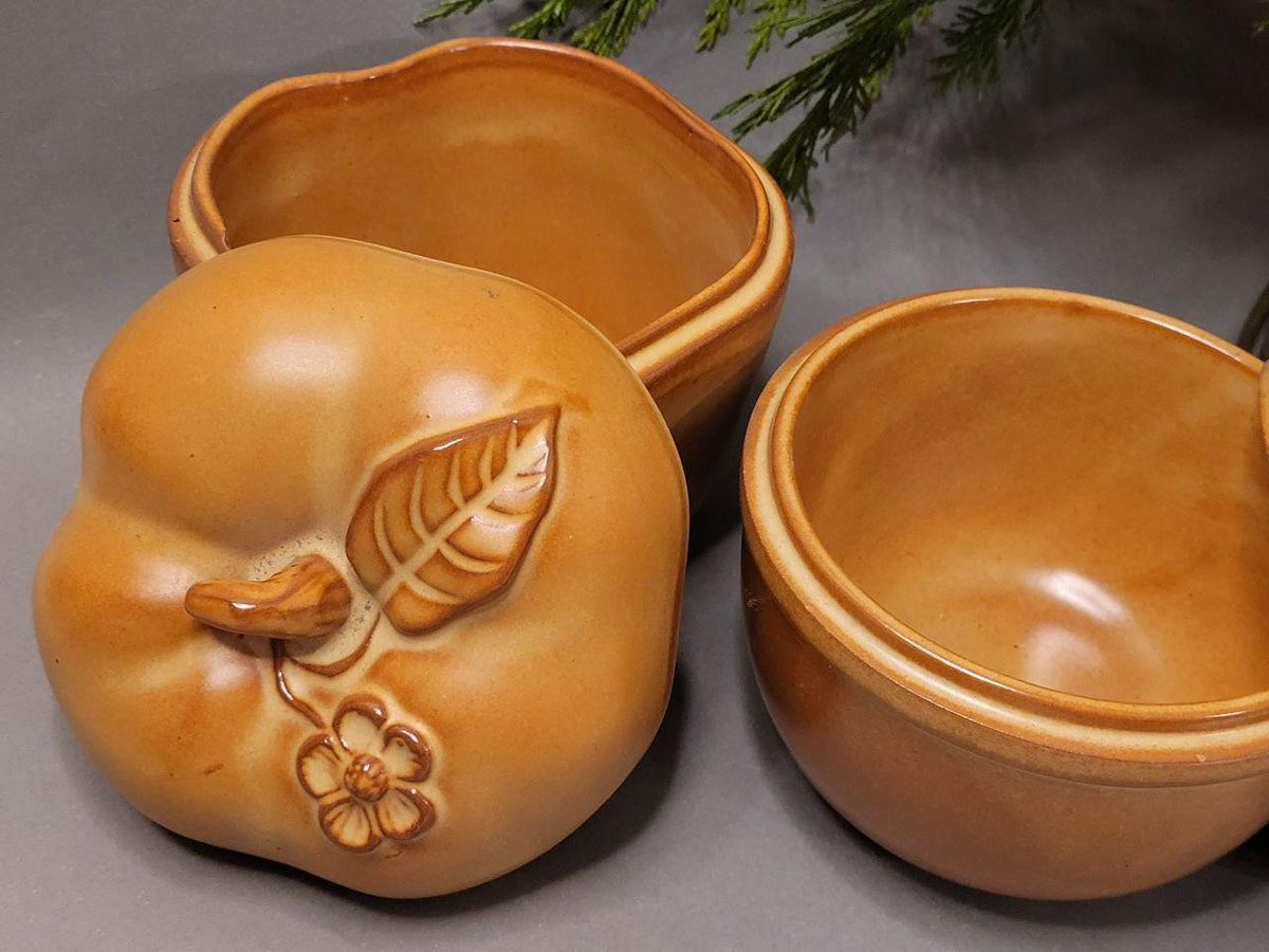 Vintage Ceramic Apple Baking Dish | Brown Pottery Pie Mold | Rustic Farmhouse Cottagecore Decor | Fall Kitchen decor
