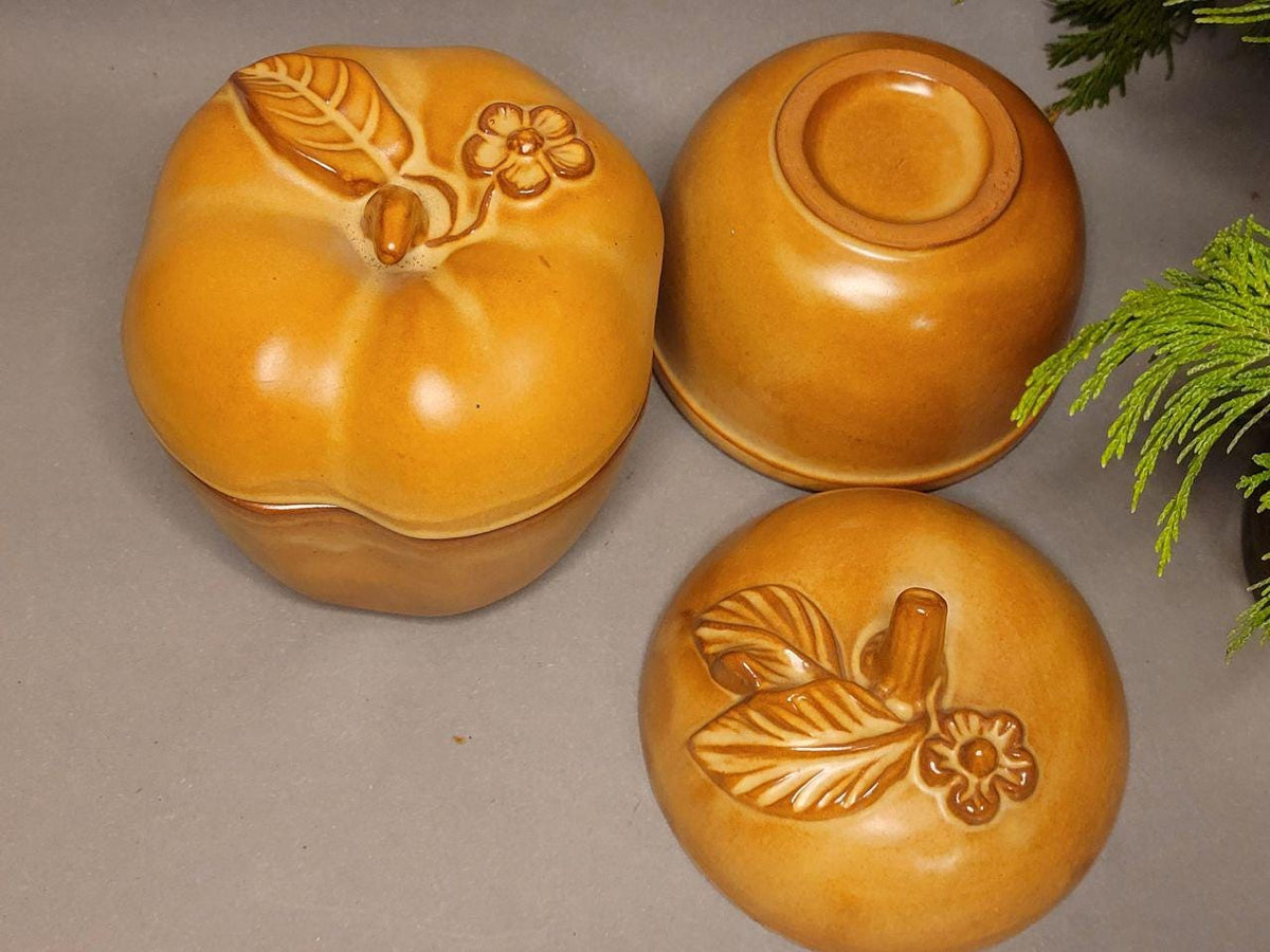 Vintage Ceramic Apple Baking Dish | Brown Pottery Pie Mold | Rustic Farmhouse Cottagecore Decor | Fall Kitchen decor