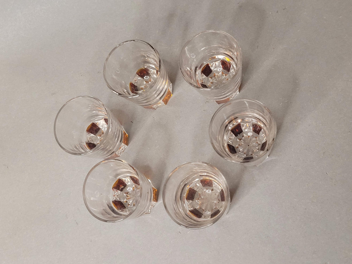 Einzelnes Schnapsglas 5 cm hoch im Detail