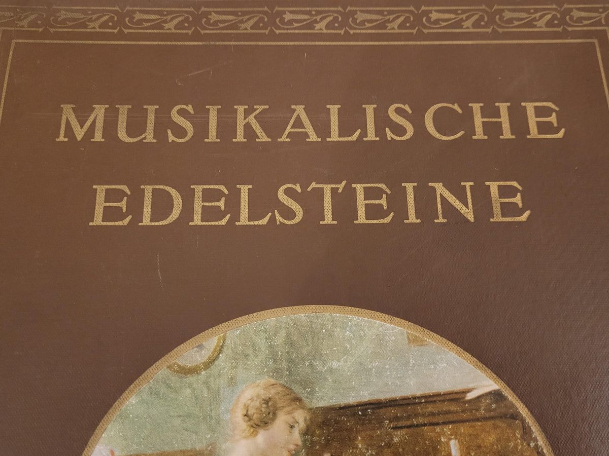 Runde Illustration einer Pianistin
