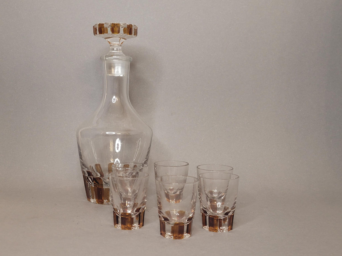 Lichtspiel im Glas der Karaffe