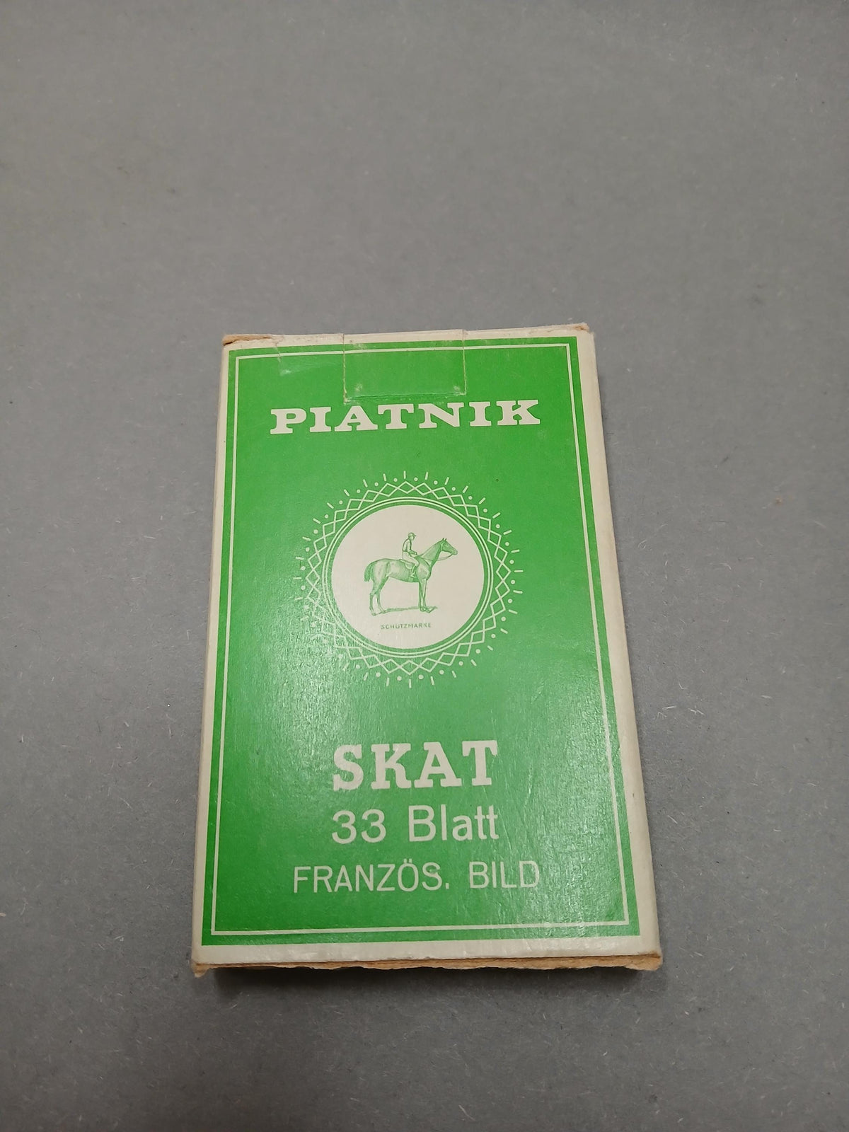 Vintage Piatnik Skatkarten von 1981 mit grüner Originalschachtel – Gesamtansicht