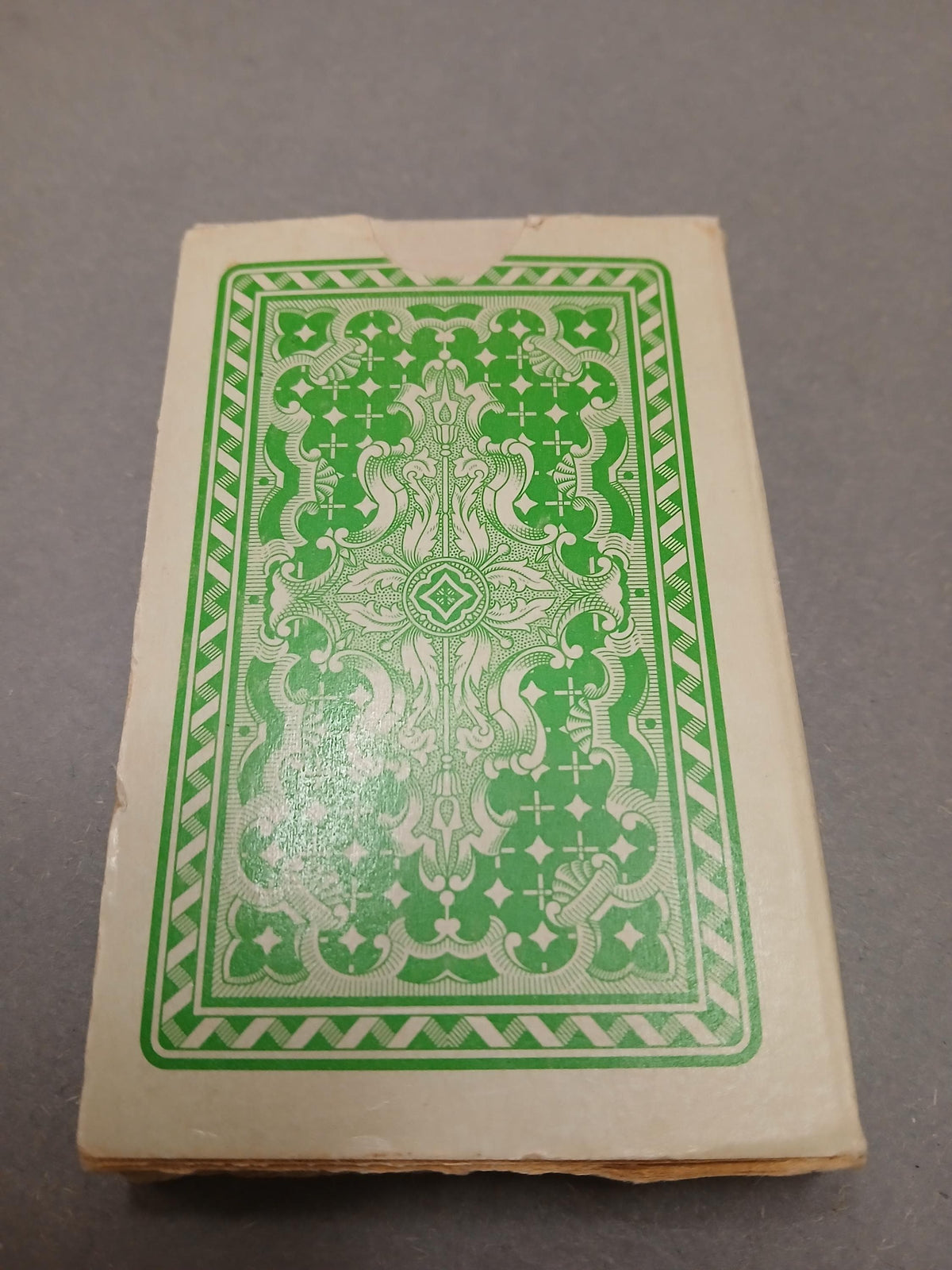 Zahlenkarten des Vintage Skatspiels mit französischem Bild
