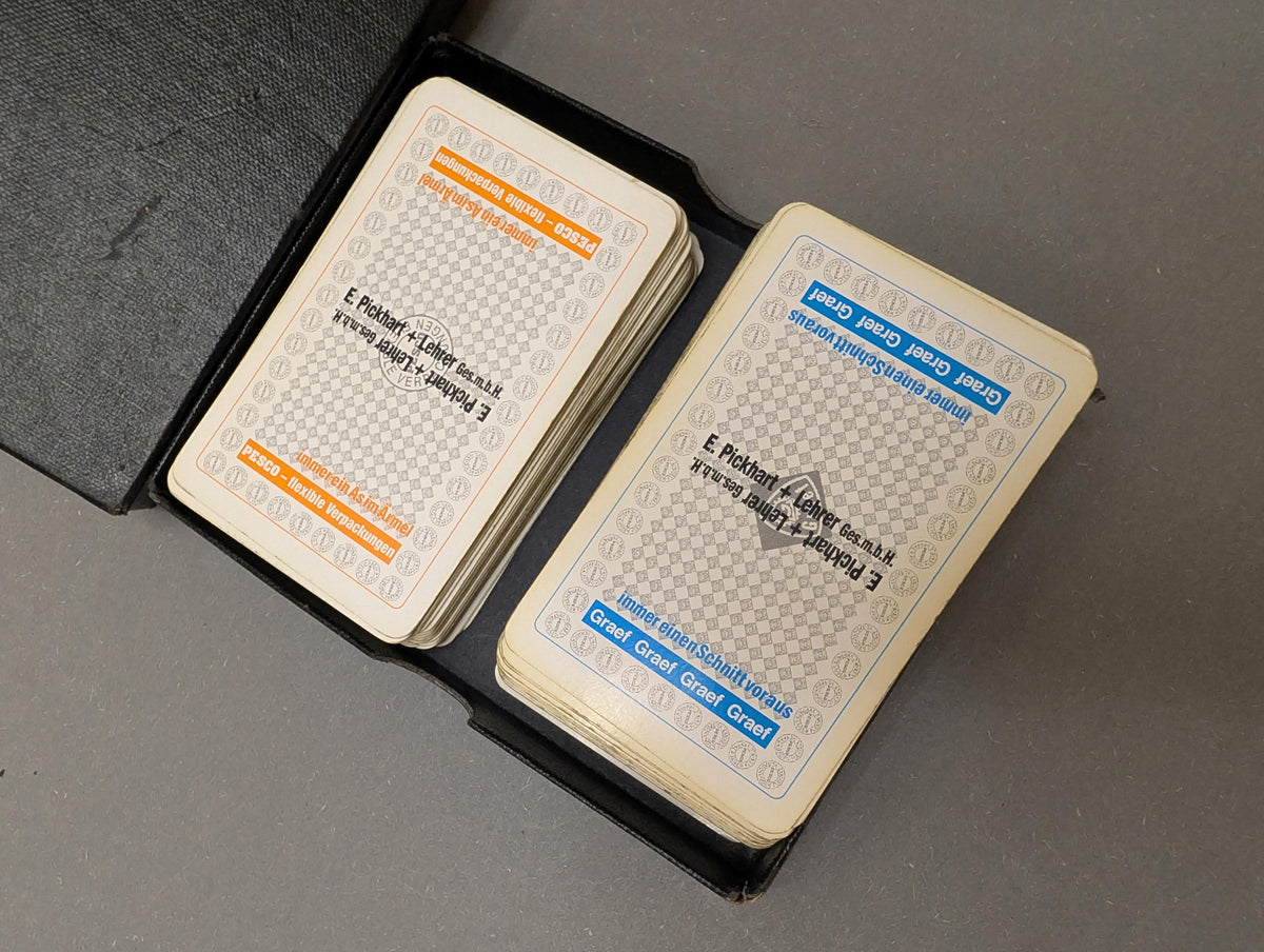 Doppeletui der Spielkarten geschlossen