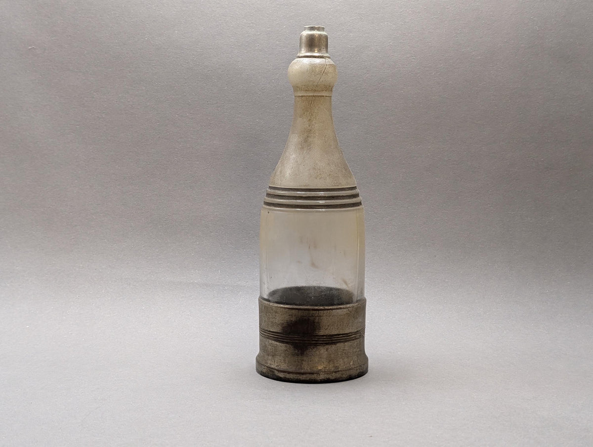 Alte Glasflasche PERTICUS mit silberfarbener Metallfassung, Gesamtansicht