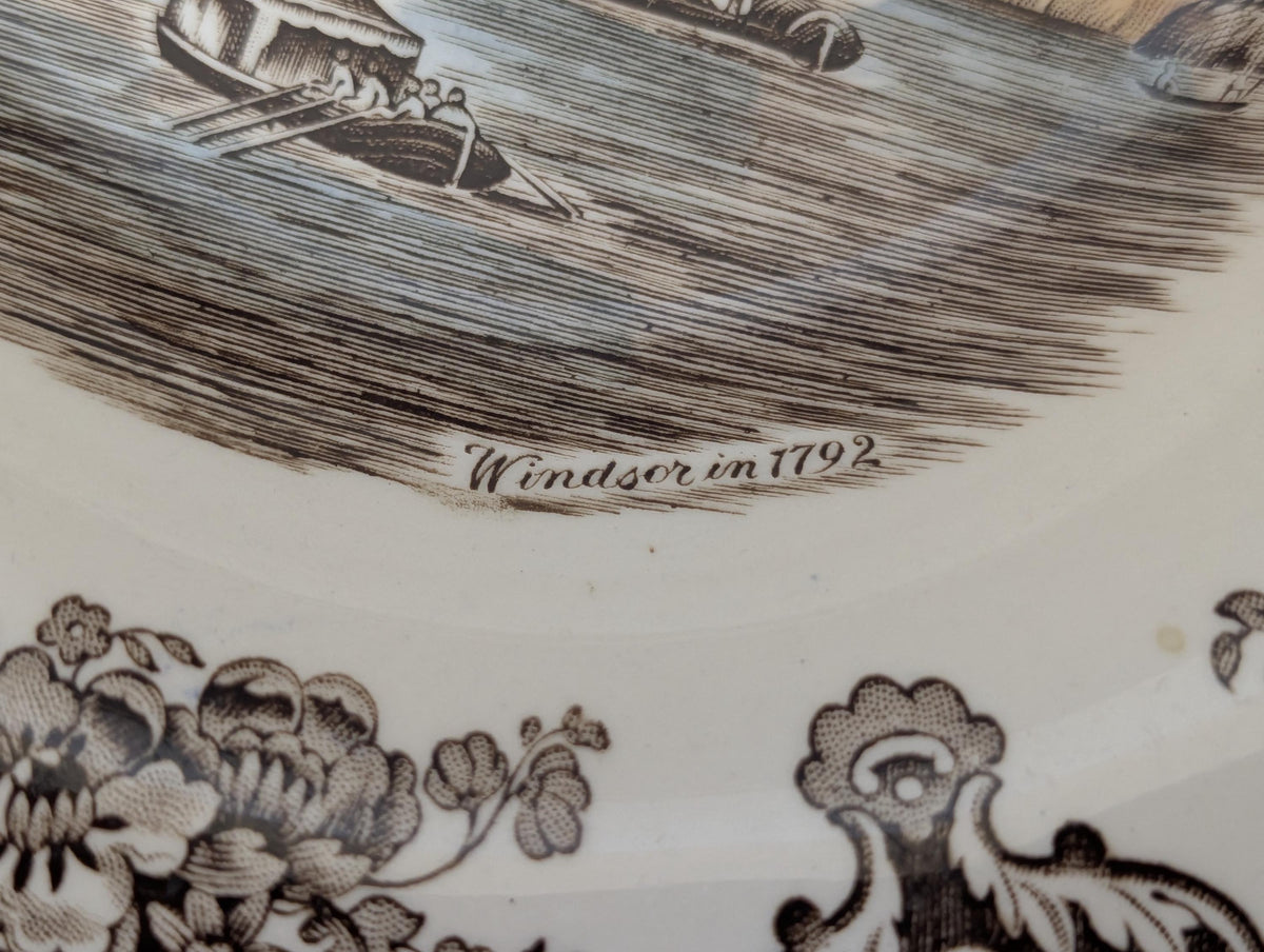 Braune Transferware-Blumenbordüre