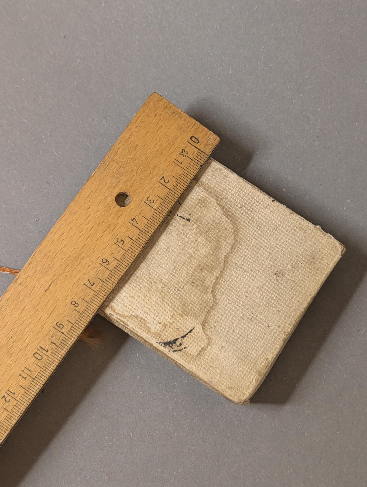 Karte mit Lineal, ca. 4,4 x 6,5 cm